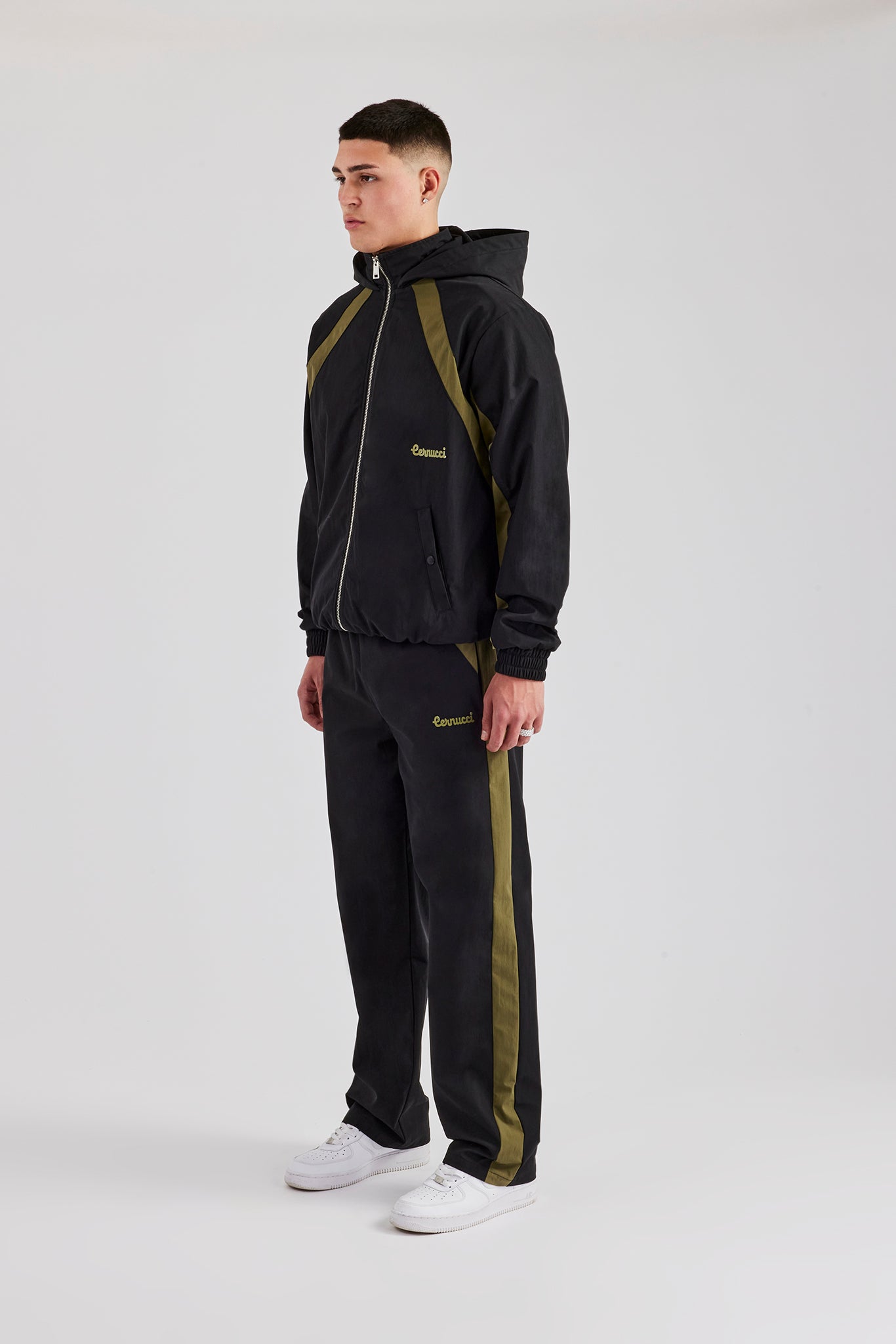 Nylon-Kapuzenjacke mit Kontrastblockmuster und Jogginghose mit geradem Bein - Schwarz